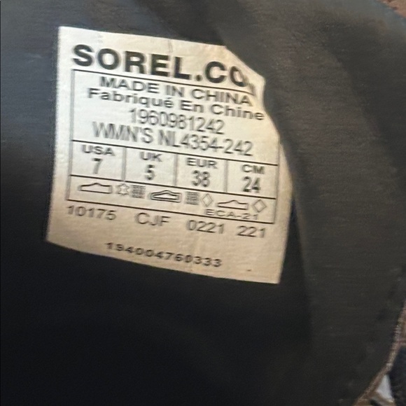New! SOREL Brex lug heel platform boots 7 - Picture 16 of 16